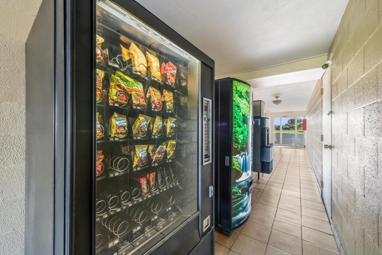 Red Roof Inn & Suites Wapakoneta Zewnętrze zdjęcie
